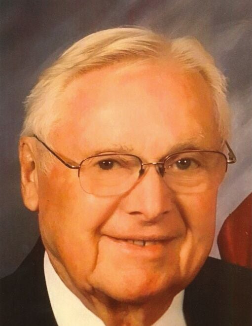 Headshot of Dr. Robert Atkins’ BS ’44, MD ’45.